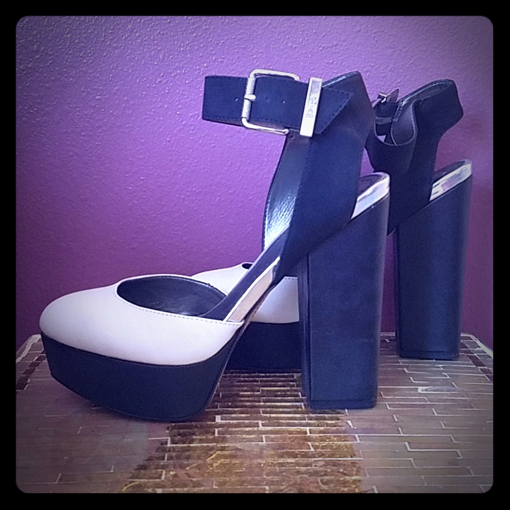 7 Sam Edelman Circus black & white platform heels